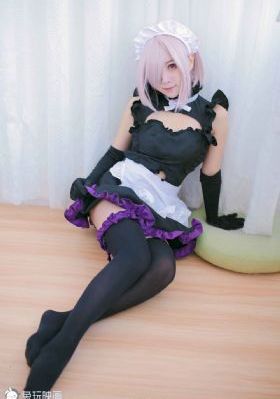 动漫女生蹲在地上拉粑粑视频_DVD动漫在线观看