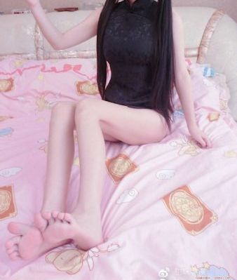 忍着娇喘在公面前被夜袭中出12_超清超清免费观看