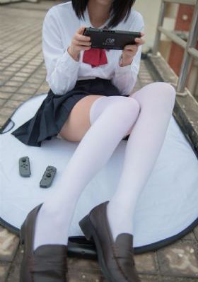花蝴蝶免费版大全多少集啊_国产剧动漫在线观看