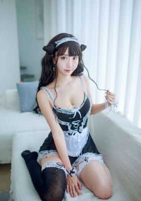 娇妻在厨房被朋友玩得呻吟_720迅雷电影在线
